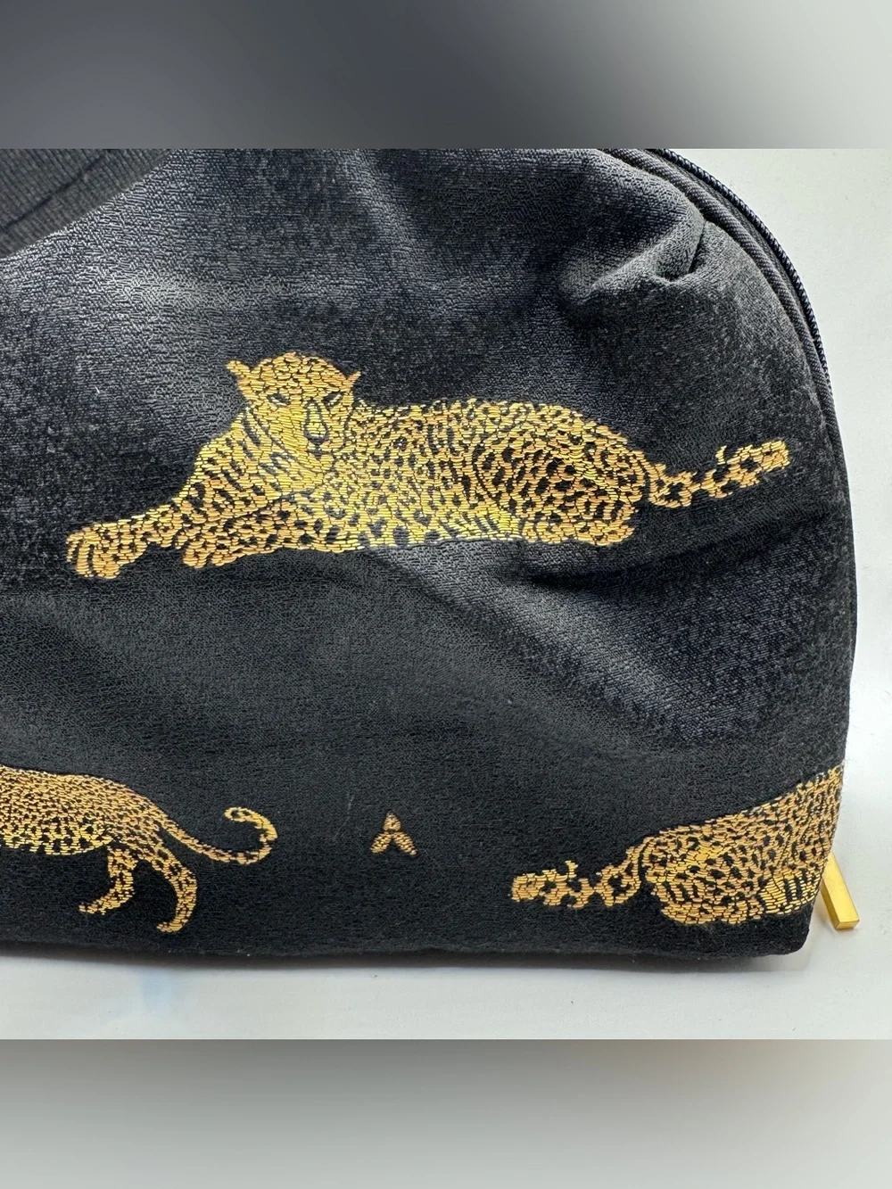 VTG Womens Leopard Print Black Zipper Travel Case with Pouch Set Maximalist